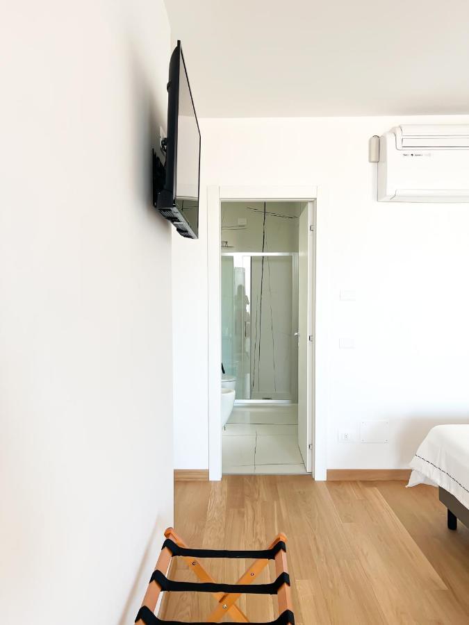 Glass House - Smart Rooms & Parking Lecce Extérieur photo