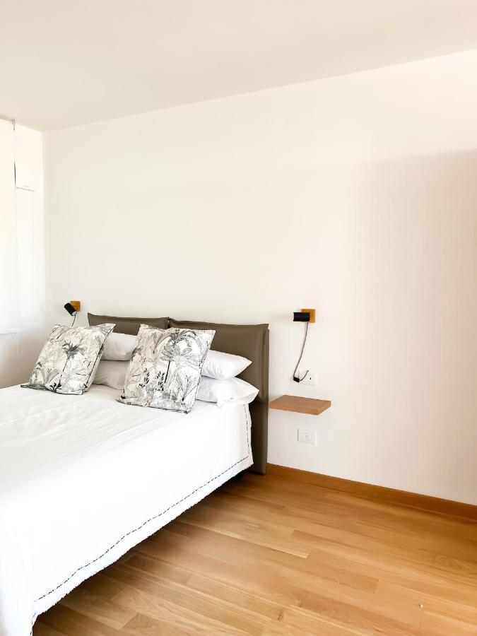 Glass House - Smart Rooms & Parking Lecce Extérieur photo