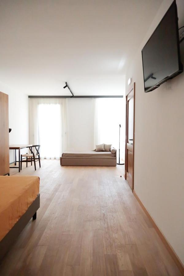 Glass House - Smart Rooms & Parking Lecce Extérieur photo