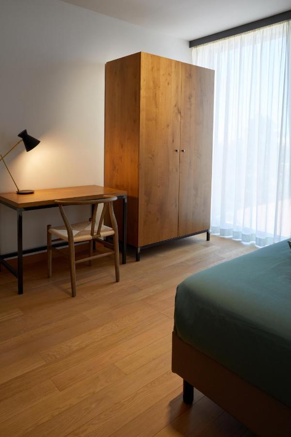 Glass House - Smart Rooms & Parking Lecce Extérieur photo