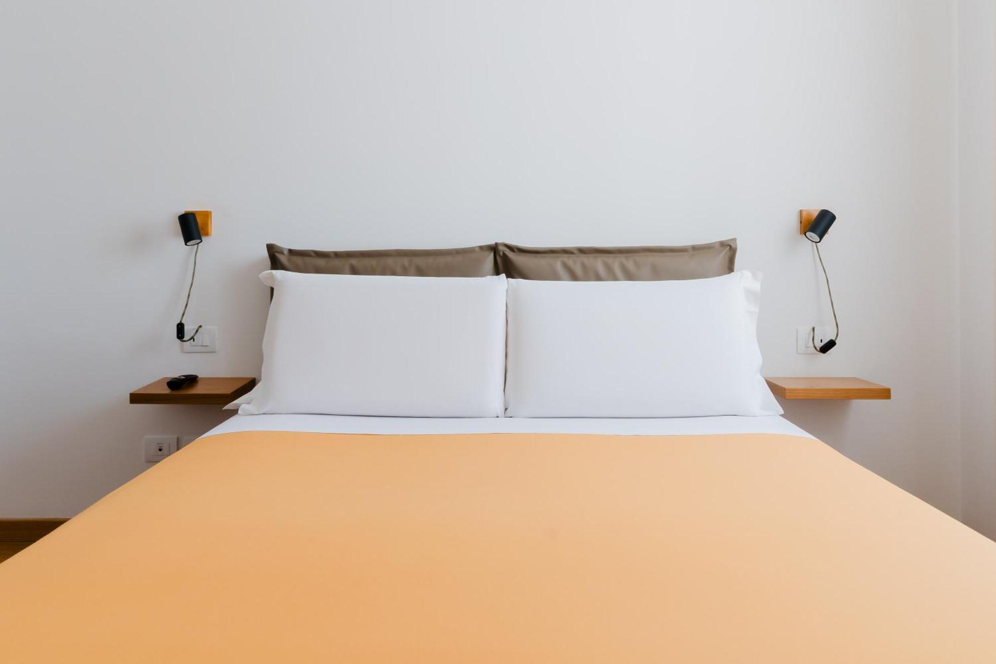 Glass House - Smart Rooms & Parking Lecce Extérieur photo